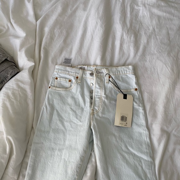 Levi Jeans - Picture 5 of 5